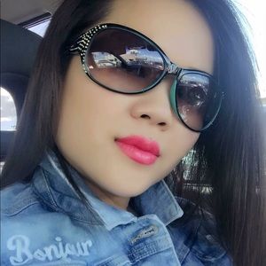 Meet your Posher, Eileen